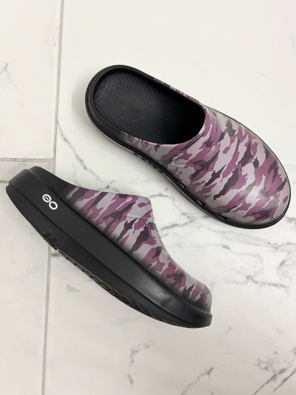 Oofos Clogs Purple Camo Womens 6 Slip On Recovery Shoes Comfort